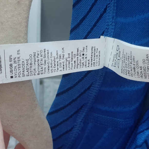 Women's Athleta Fitted Stretchy Gym Top Size M - Picture 3 of 9